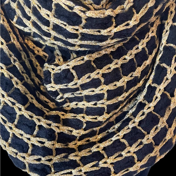 Metallic Gold & Black Infinity Scarf - Picture 7 of 7